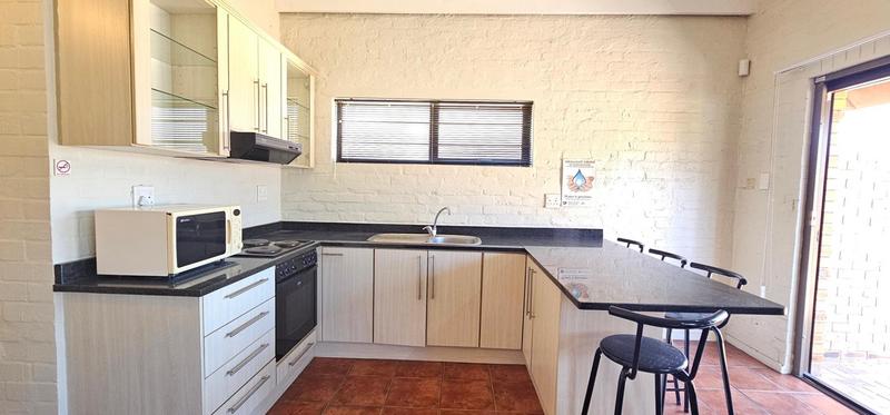 4 Bedroom Property for Sale in Middedorp Western Cape